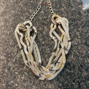 Lightweight necklace